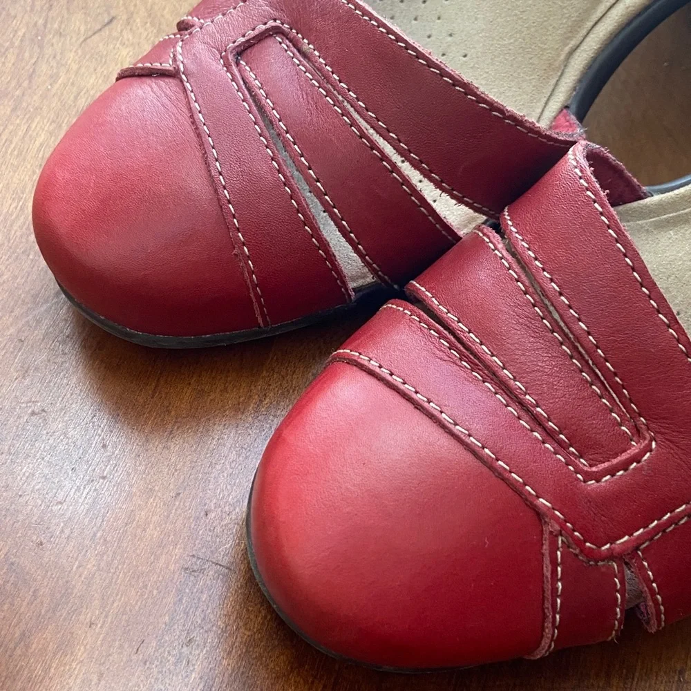 Clarks Red Leather Emily Daisy Heeled Dress Sandal Shoe Women's Size 8.5 - Picture 12 of 15